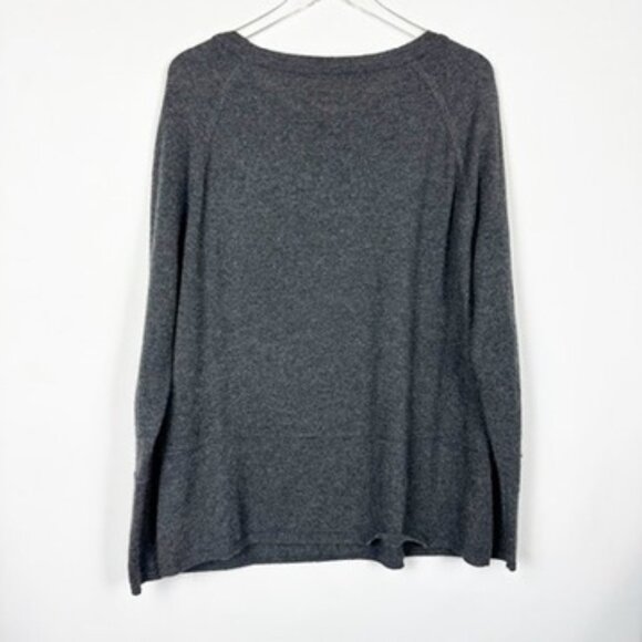 VINCE Luxe Cashmere Sweatshirt on Facebook Share Luxe Cashmere - Picture 2 of 5